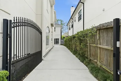 4923 Palmetto Street Bellaire TX 77401