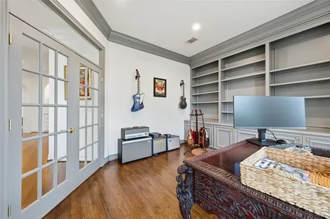 4923 Palmetto Street Bellaire TX 77401