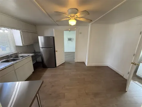 119 Louis Davis Drive Front Huntsville TX 77320