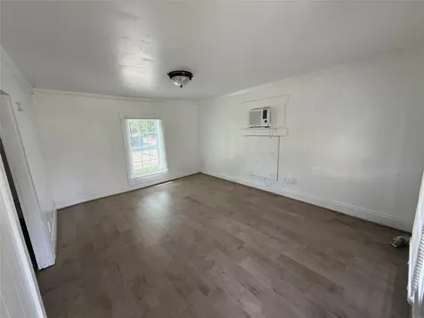 119 Louis Davis Drive Front Huntsville TX 77320