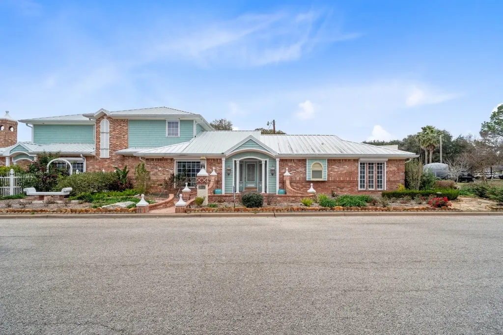 804 Alvin Street El Campo TX 77437