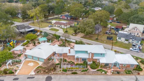 804 Alvin Street El Campo TX 77437