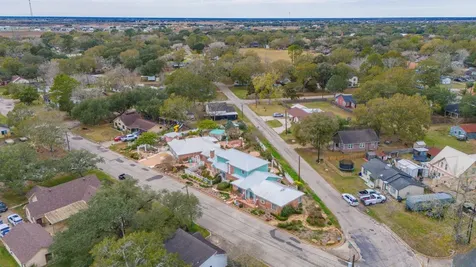 804 Alvin Street El Campo TX 77437