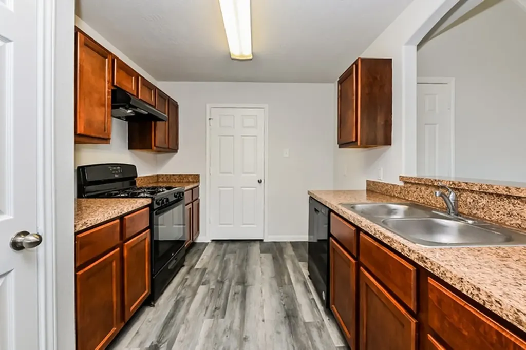 5843 Northern Oak Street Houston TX 77016