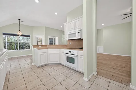 10542 Parkside Drive Willis TX 77318