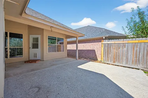 10542 Parkside Drive Willis TX 77318
