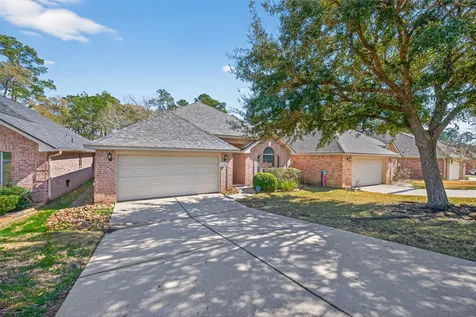 10542 Parkside Drive Willis TX 77318