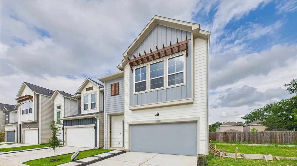 5808 Highland Sky Lane Houston TX 77091