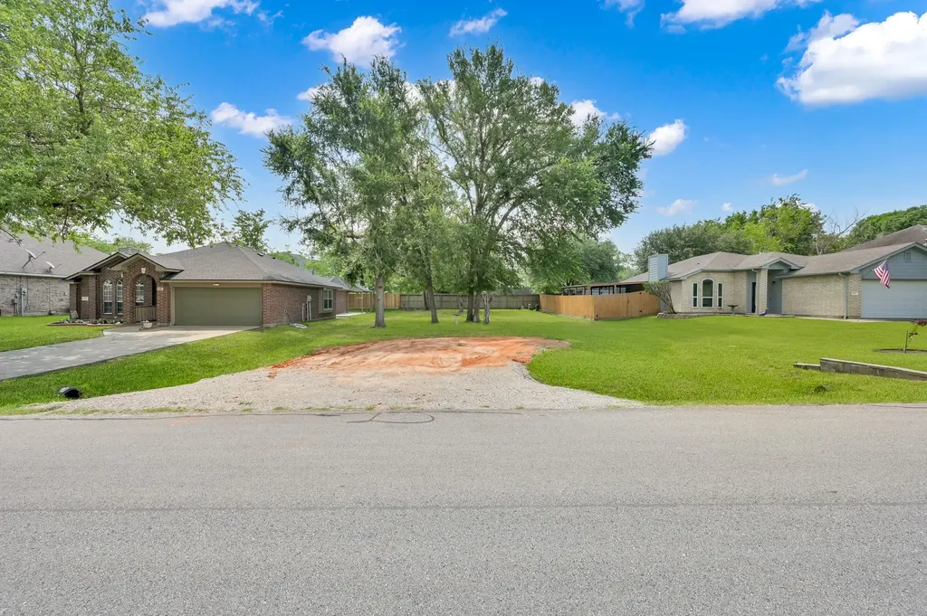 Lot 14 Paradise Lane Montgomery TX 77356
