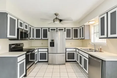 105 Sugar Cane Trace Lake Jackson TX 77566