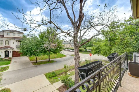 6520 Rodrigo Street Houston TX 77007