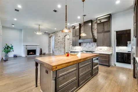 3302 Elmridge Street Houston TX 77025