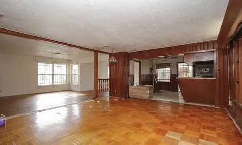 8215 Glencrest Street Houston TX 77061