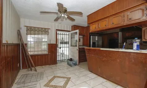 8215 Glencrest Street Houston TX 77061