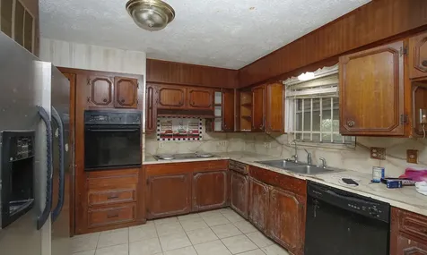 8215 Glencrest Street Houston TX 77061