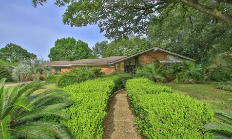 8215 Glencrest Street Houston TX 77061