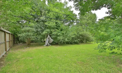 8215 Glencrest Street Houston TX 77061