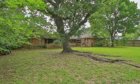 8215 Glencrest Street Houston TX 77061