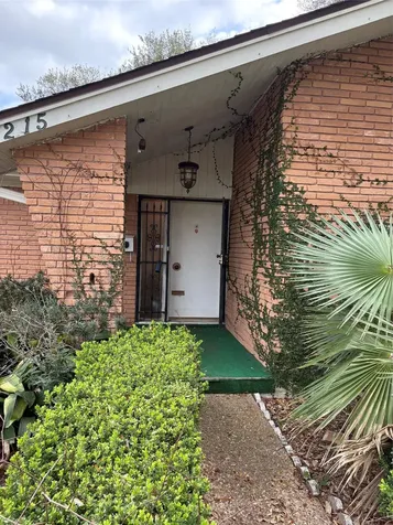 8215 Glencrest Street Houston TX 77061