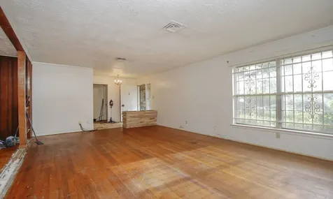 8215 Glencrest Street Houston TX 77061
