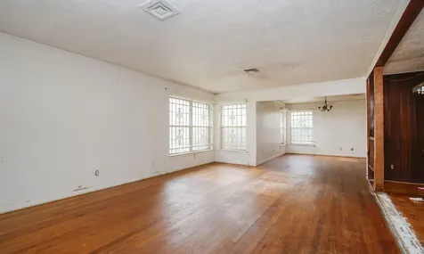 8215 Glencrest Street Houston TX 77061