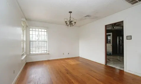 8215 Glencrest Street Houston TX 77061