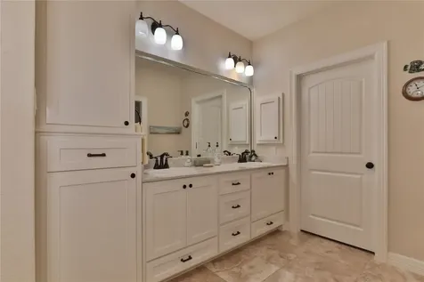 461 Twin Lakes Boulevard W West Columbia TX 77486