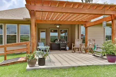 461 Twin Lakes Boulevard W West Columbia TX 77486