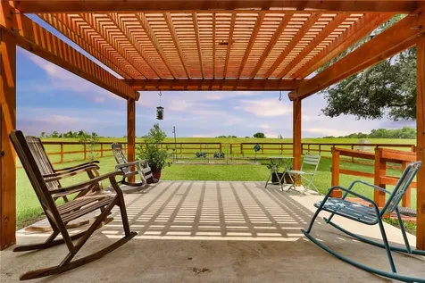 461 Twin Lakes Boulevard W West Columbia TX 77486