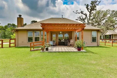 461 Twin Lakes Boulevard W West Columbia TX 77486