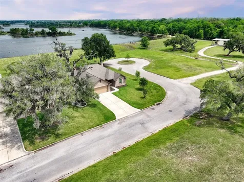 461 Twin Lakes Boulevard W West Columbia TX 77486