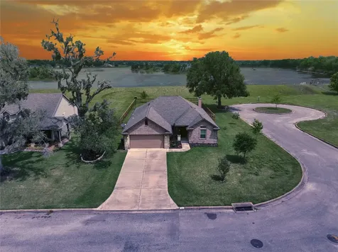 461 Twin Lakes Boulevard W West Columbia TX 77486