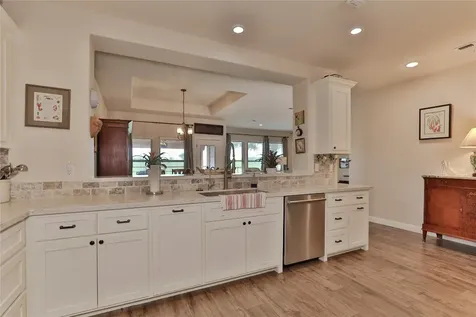 461 Twin Lakes Boulevard W West Columbia TX 77486