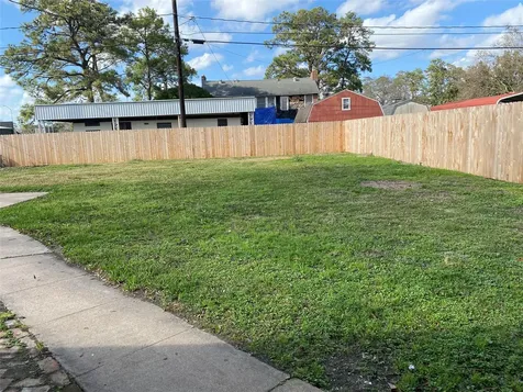 4901 Winnetka Street Houston TX 77021