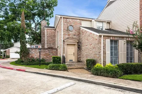 5815 Lynbrook Drive 103 Houston TX 77057