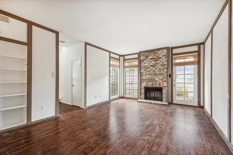 5815 Lynbrook Drive 103 Houston TX 77057