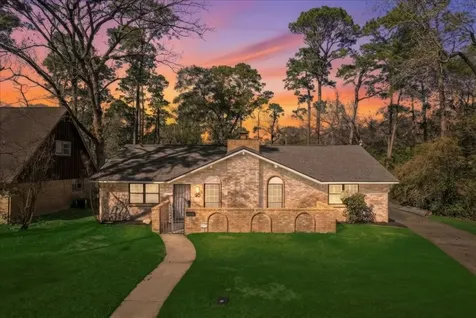 20 Woody Creek Drive Conroe TX 77301