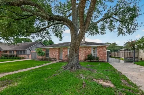 1519 Hitherfield Drive Sugar Land TX 77498