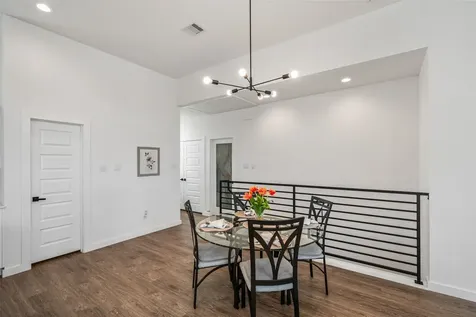 306 W Donovan Street Houston TX 77091