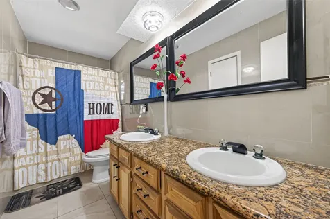 13902 Ambrose Street Houston TX 77045