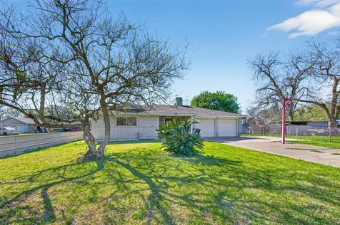 13902 Ambrose Street Houston TX 77045
