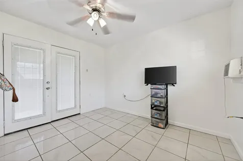 13902 Ambrose Street Houston TX 77045
