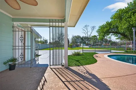13902 Ambrose Street Houston TX 77045