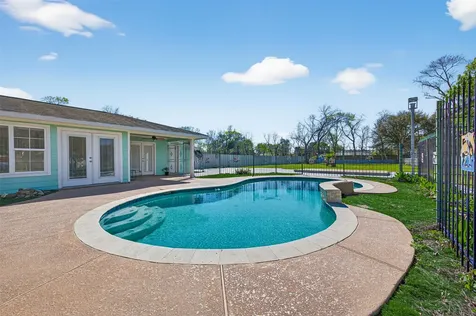 13902 Ambrose Street Houston TX 77045