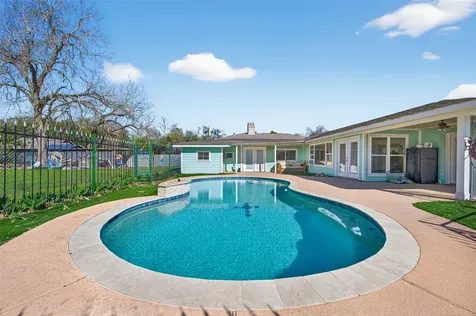 13902 Ambrose Street Houston TX 77045