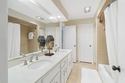 5207 Fountainbridge Lane Houston TX 77069