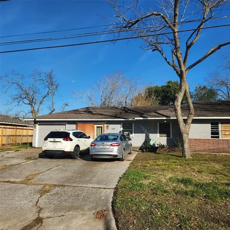 1206 N Commerce Street Baytown TX 77520
