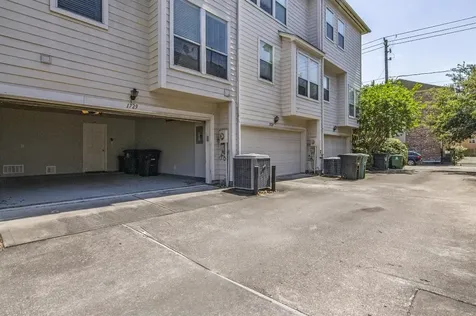 1729 Tuam Street Houston TX 77004