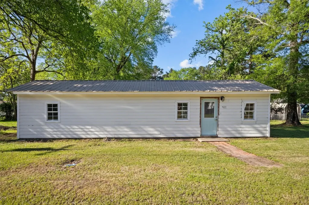 113 W Linn Street Huntington TX 75949