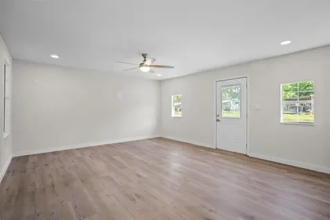 113 W Linn Street Huntington TX 75949